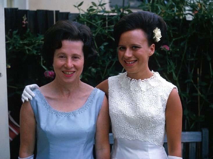 . In Wendy's parents yard, 1966-07-28.